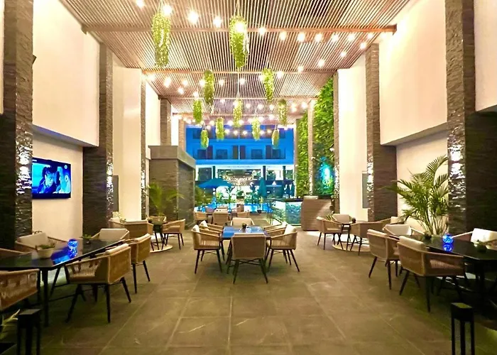 2 Bed Apt-sleeps 4-balcony-hotel Services *