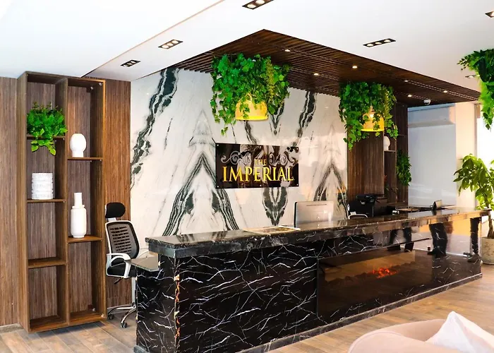 2 Bed Apt-sleeps 4-balcony-hotel Services Apartman Gurdaka