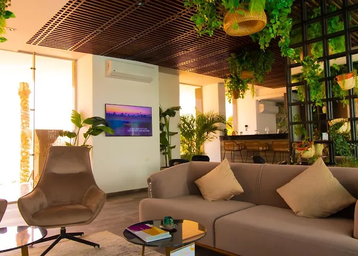 2 Bed Apt-sleeps 4-balcony-hotel Services